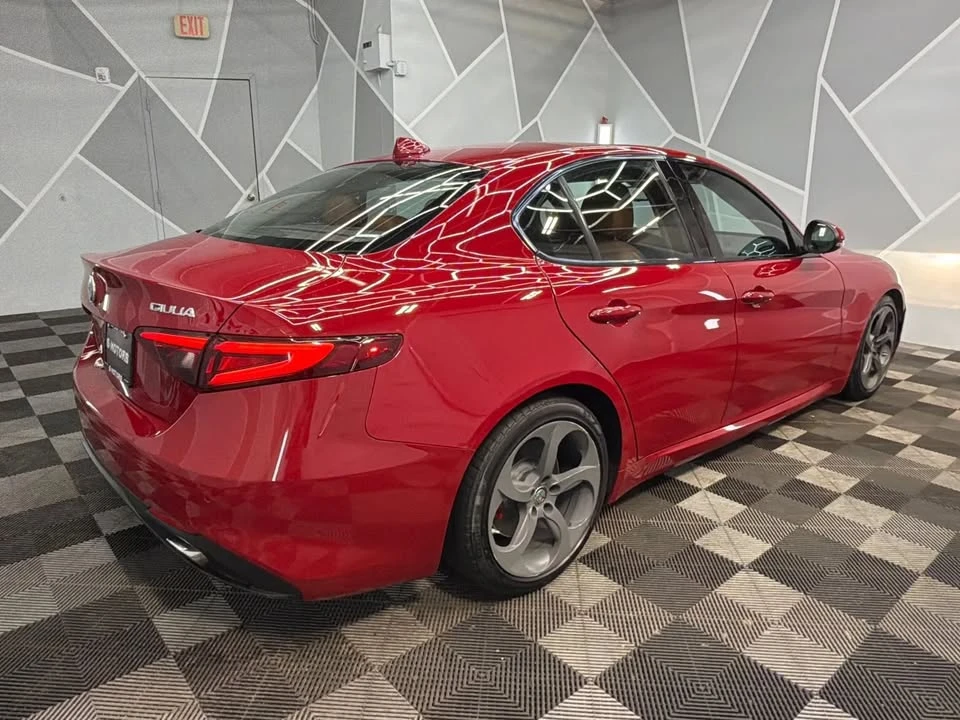 2017 Alfa Romeo Giulia - Image 4 of 19