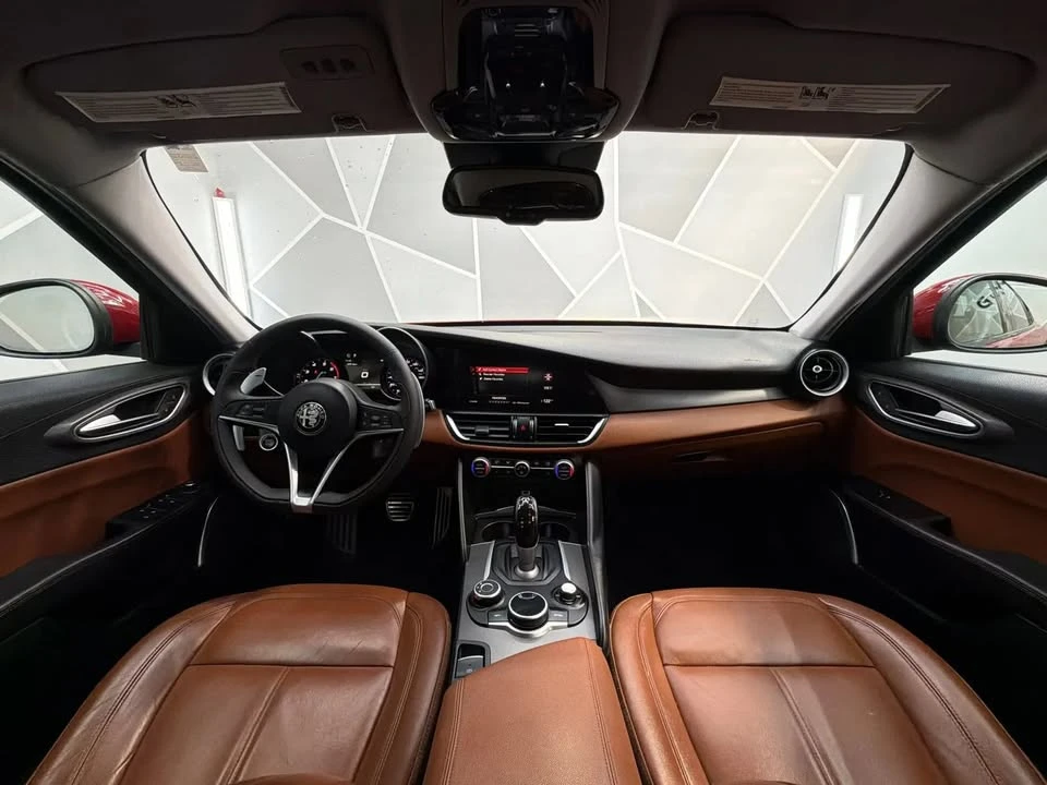 2017 Alfa Romeo Giulia - Image 9 of 19