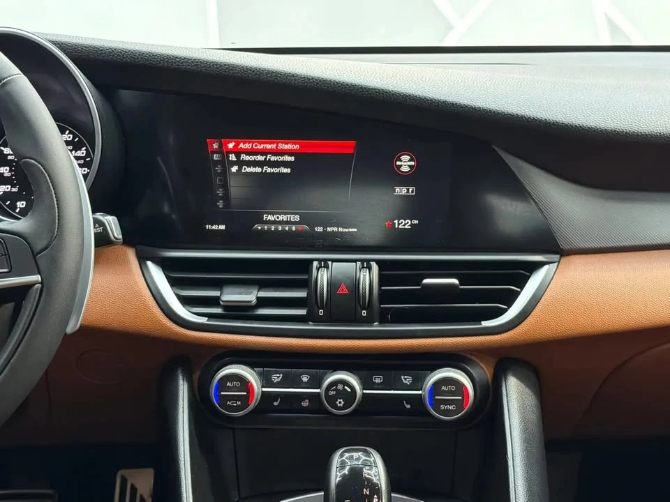 2017 Alfa Romeo Giulia - Image 10 of 19