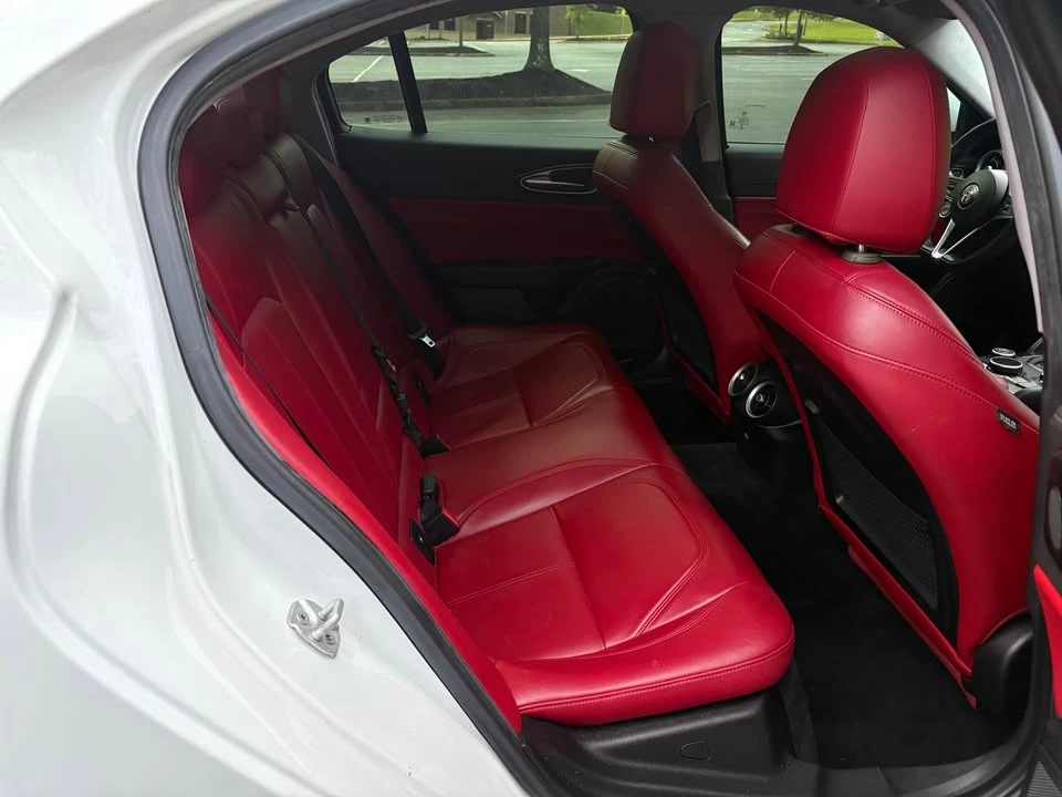 2017 Alfa Romeo Giulia - Image 17 of 20
