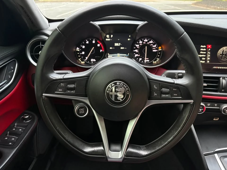2017 Alfa Romeo Giulia - Image 12 of 20
