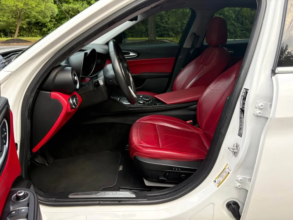 2017 Alfa Romeo Giulia - Image 6 of 20