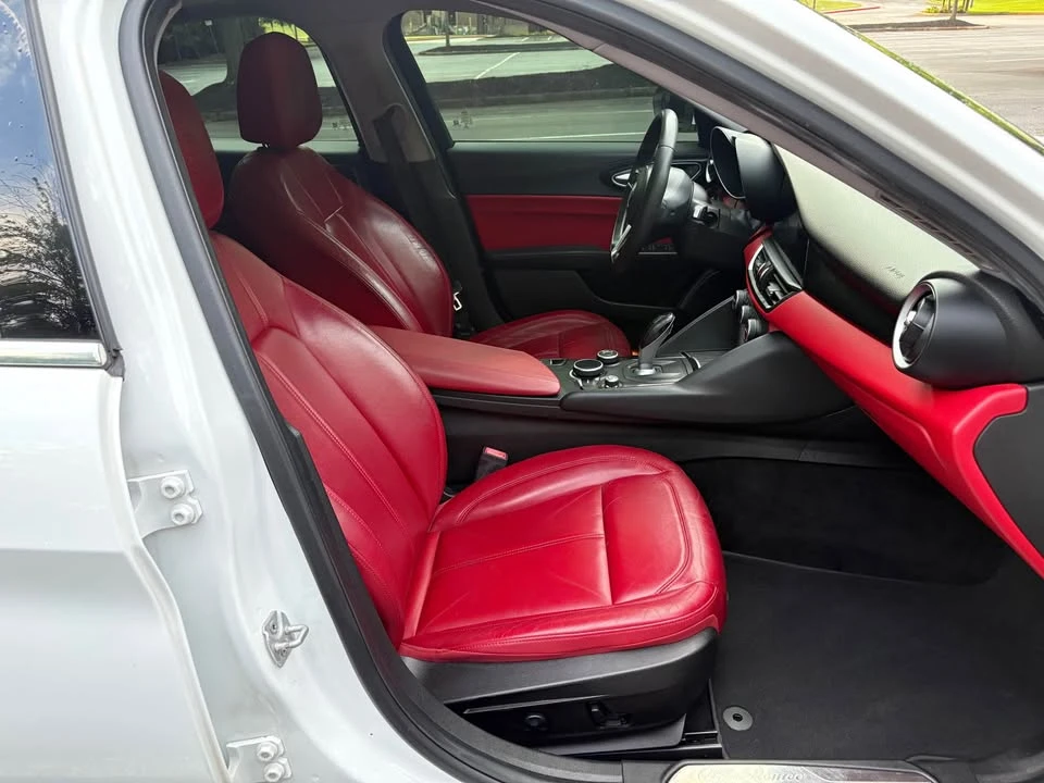 2017 Alfa Romeo Giulia - Image 7 of 20