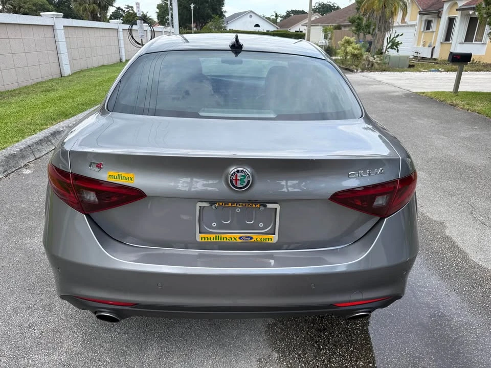 2017 Alfa Romeo Giulia - Image 3 of 5
