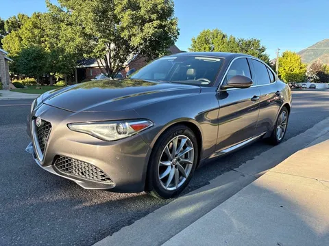 2017 Alfa Romeo Giulia Giulia