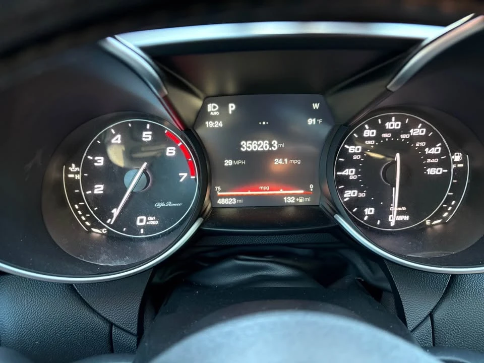 2017 Alfa Romeo Giulia - Image 8 of 12