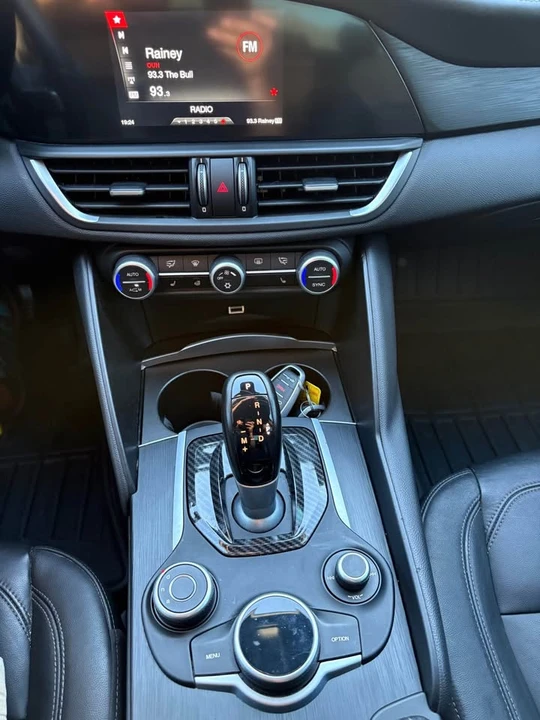 2017 Alfa Romeo Giulia - Image 9 of 12