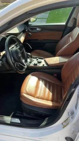 2017 Alfa Romeo Giulia - Image 5 of 7