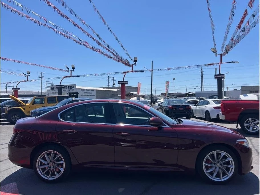 2017 Alfa Romeo Giulia - Image 9 of 20