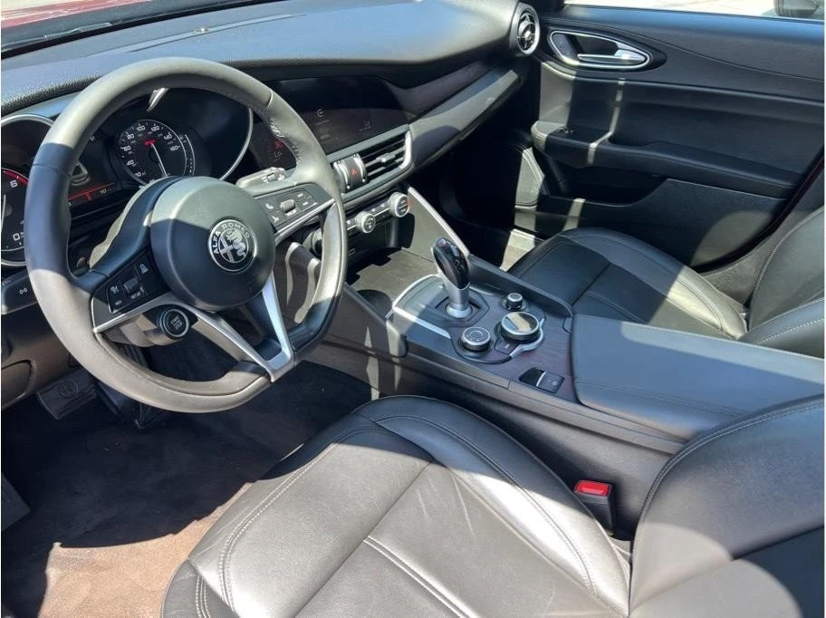2017 Alfa Romeo Giulia - Image 11 of 20