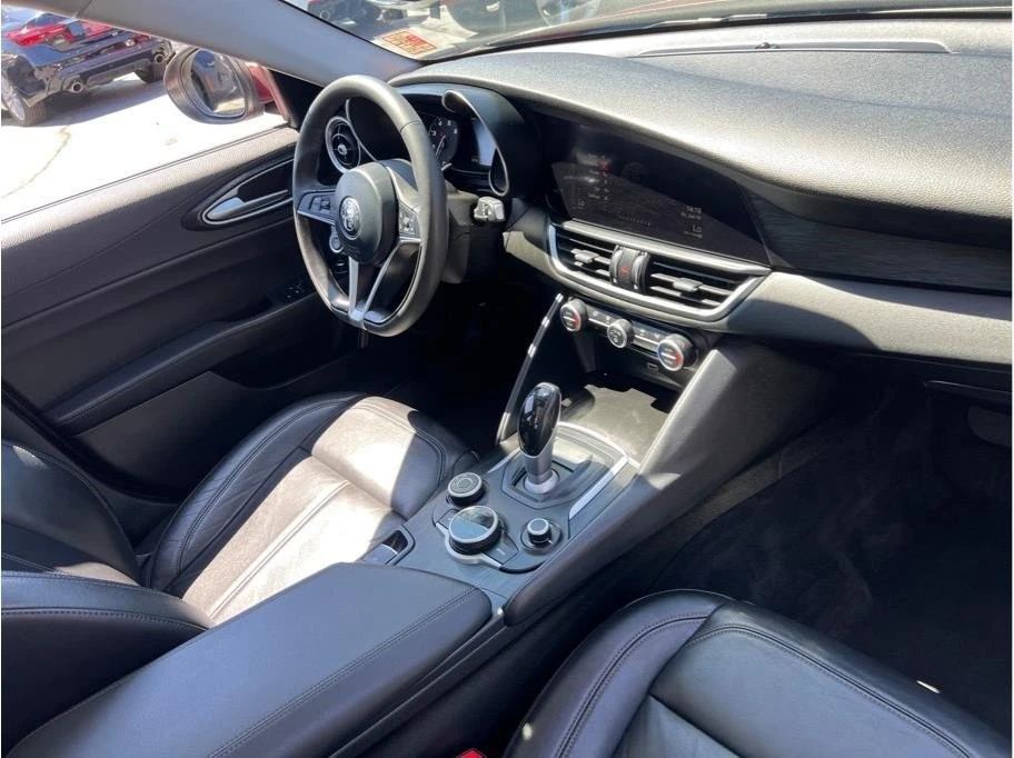 2017 Alfa Romeo Giulia - Image 20 of 20