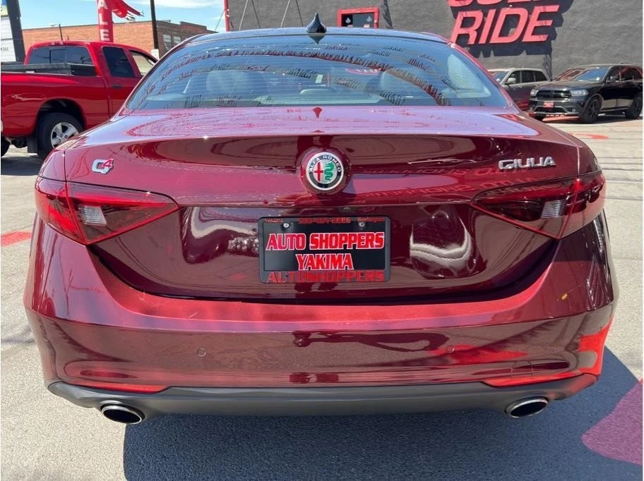 2017 Alfa Romeo Giulia - Image 6 of 20