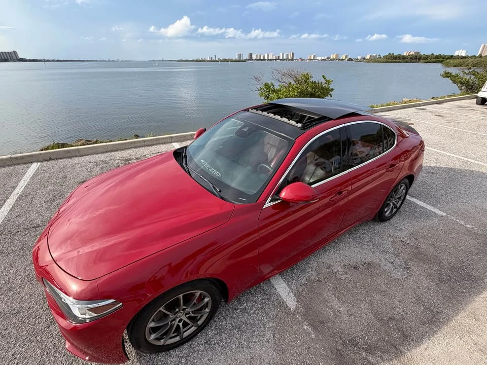 2017 Alfa Romeo Giulia - Image 19 of 20