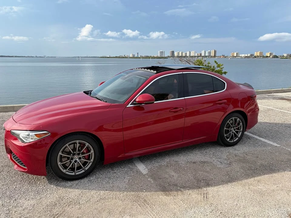 2017 Alfa Romeo Giulia - Image 10 of 20