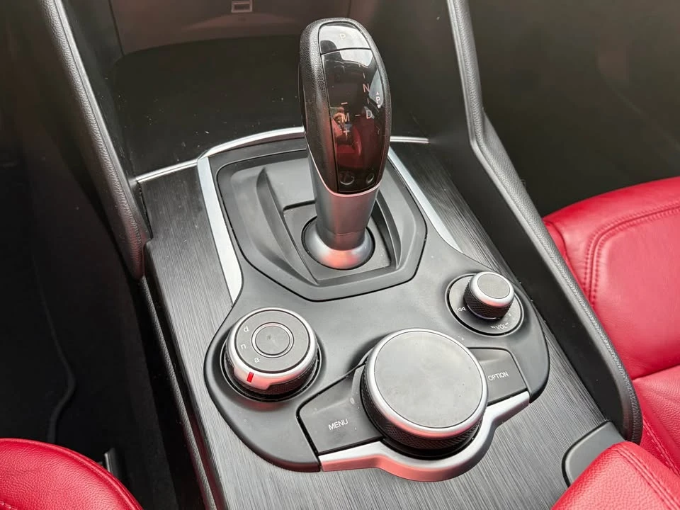 2017 Alfa Romeo Giulia - Image 9 of 20