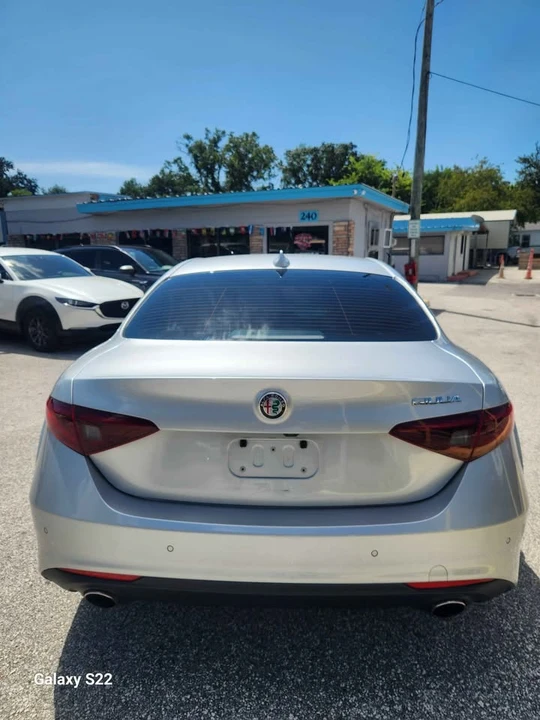 2017 Alfa Romeo Giulia - Image 5 of 7