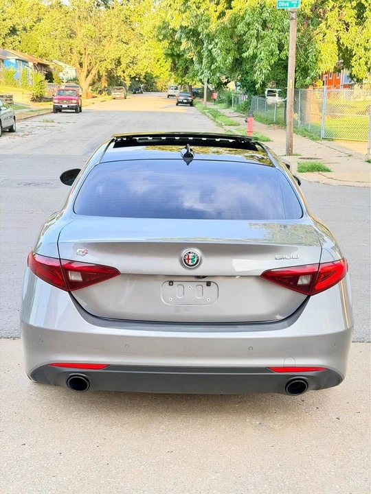 2017 Alfa Romeo Giulia - Image 6 of 19