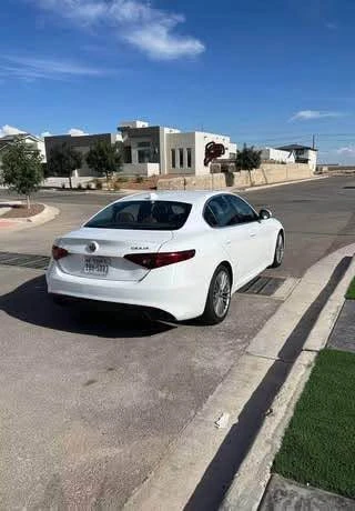 2017 Alfa Romeo Giulia - Image 2 of 7