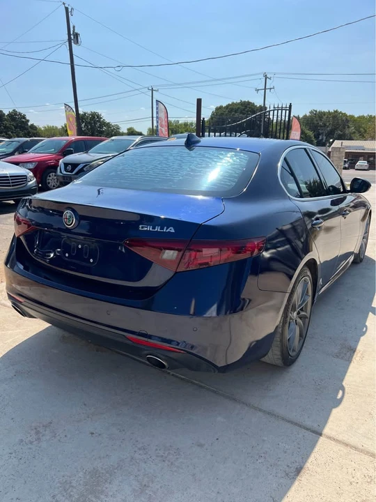 2017 Alfa Romeo Giulia - Image 4 of 17