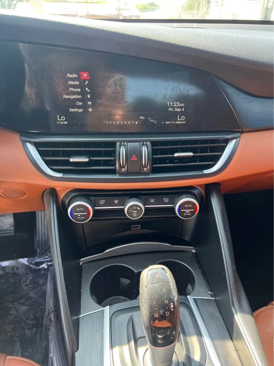 2017 Alfa Romeo Giulia - Image 12 of 17