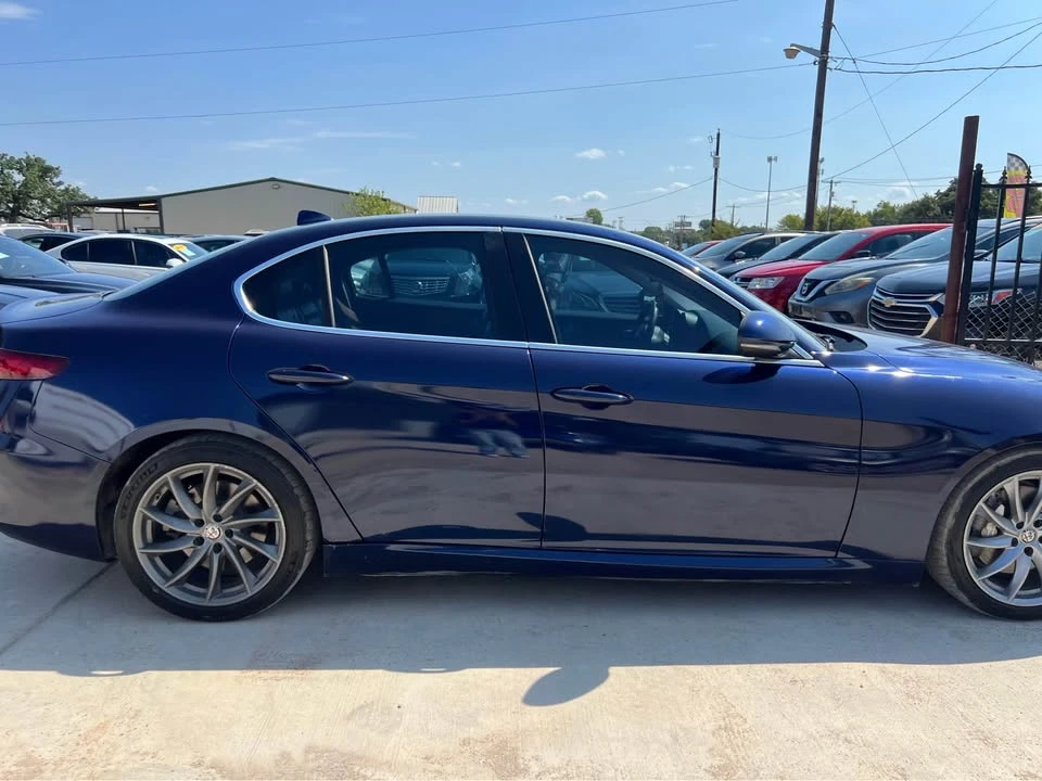 2017 Alfa Romeo Giulia - Image 3 of 17