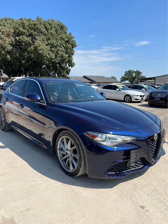 2017 Alfa Romeo Giulia - Image 2 of 17