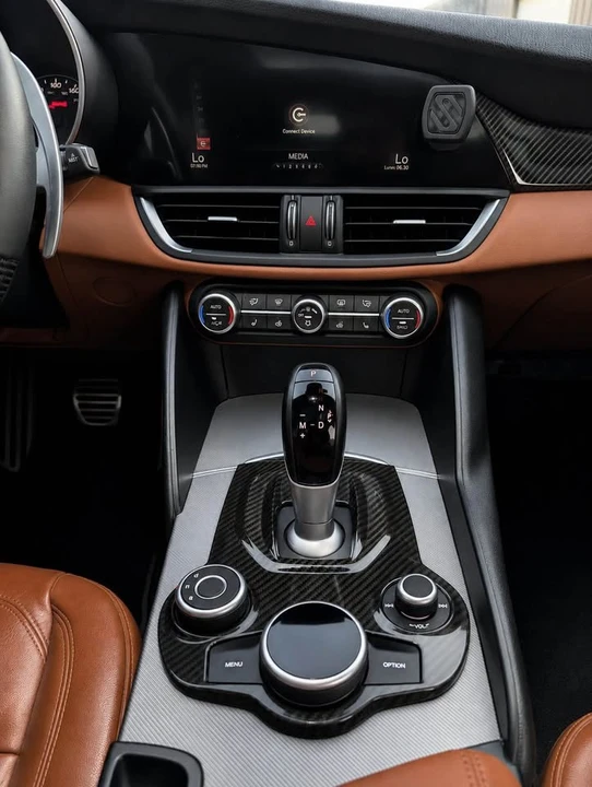2017 Alfa Romeo Giulia - Image 8 of 16