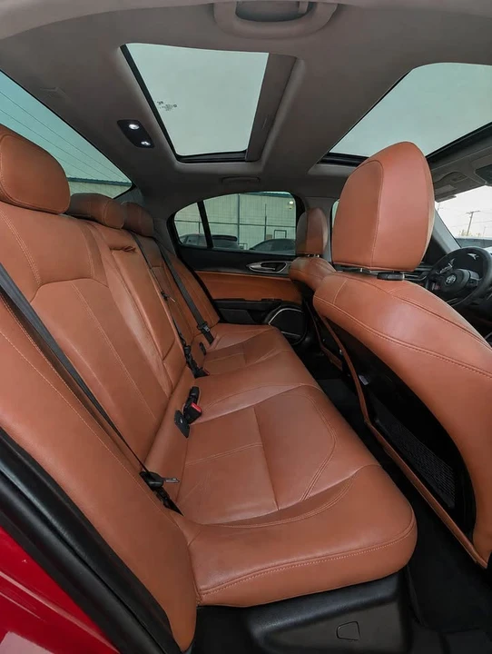 2017 Alfa Romeo Giulia - Image 11 of 16