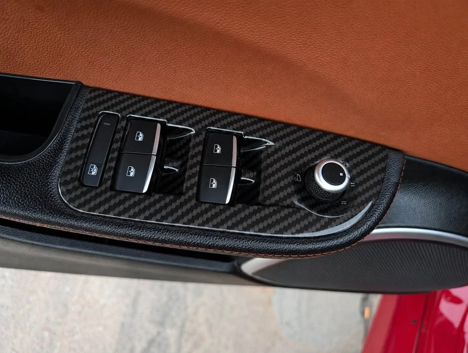 2017 Alfa Romeo Giulia - Image 12 of 16