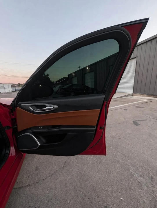 2017 Alfa Romeo Giulia - Image 14 of 16