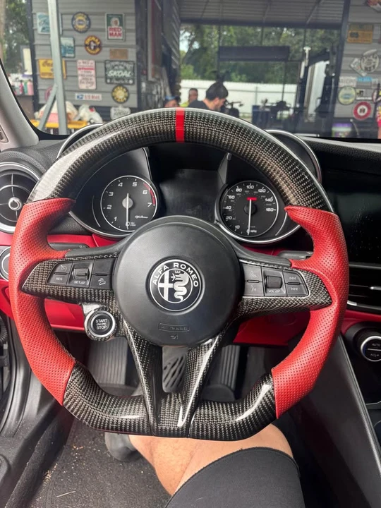 2017 Alfa Romeo Giulia - Image 5 of 7