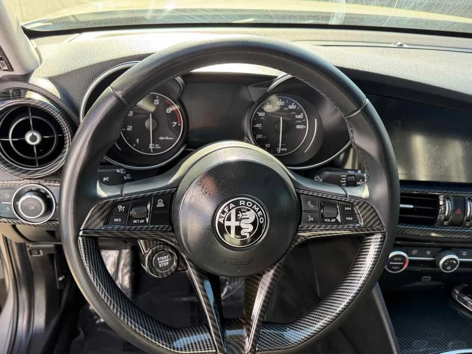 2017 Alfa Romeo Giulia - Image 16 of 20