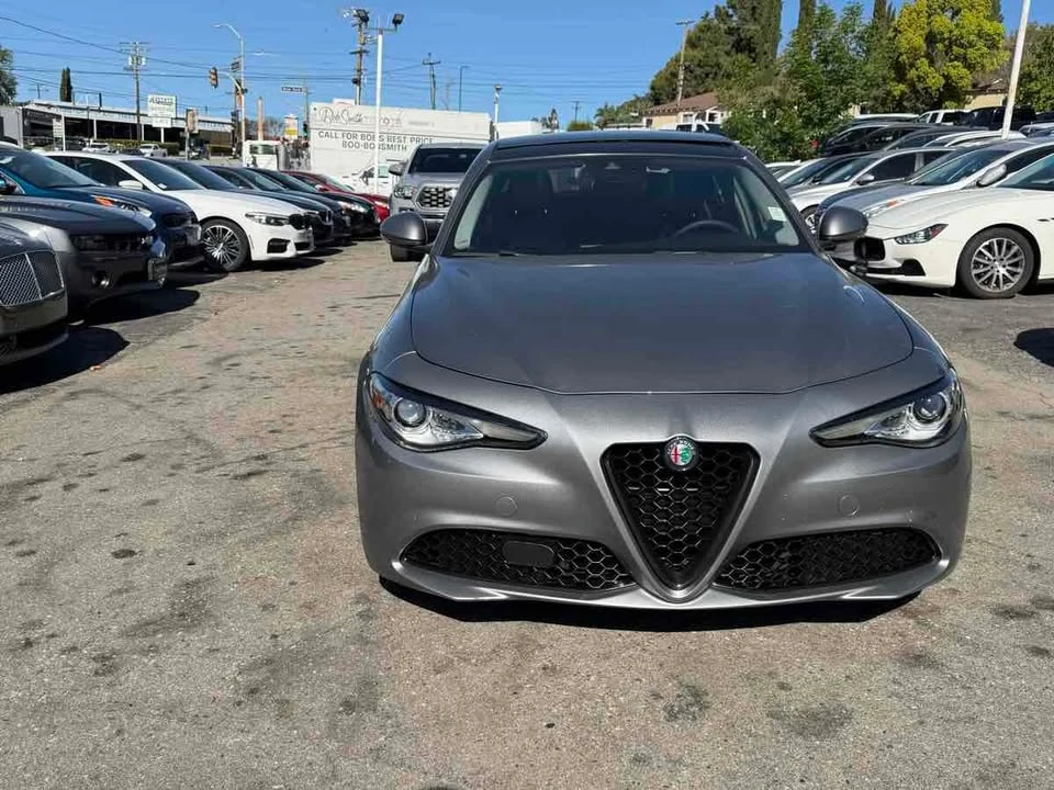 2017 Alfa Romeo Giulia - Image 2 of 20