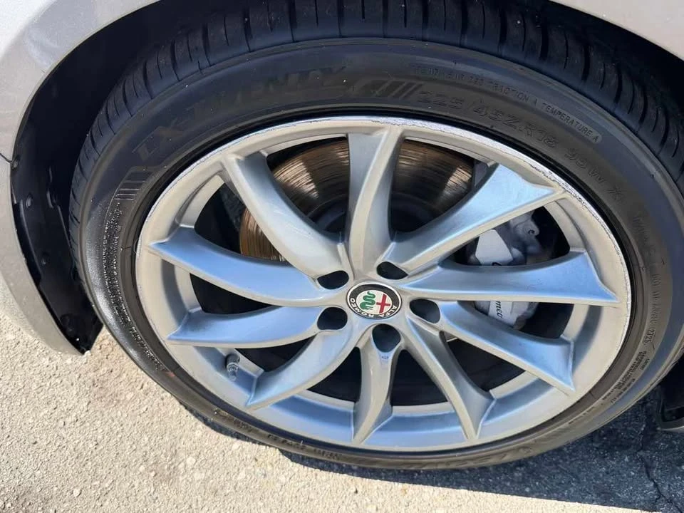 2017 Alfa Romeo Giulia - Image 12 of 20