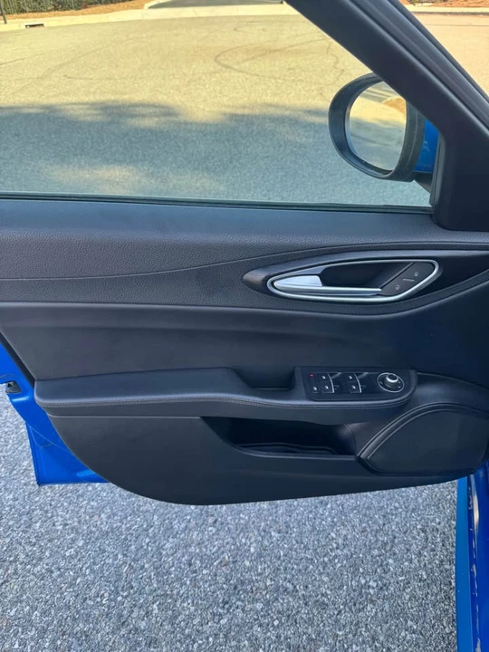2017 Alfa Romeo Giulia - Image 19 of 19