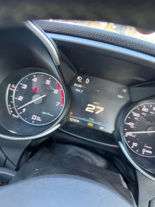 2017 Alfa Romeo Giulia - Image 12 of 19