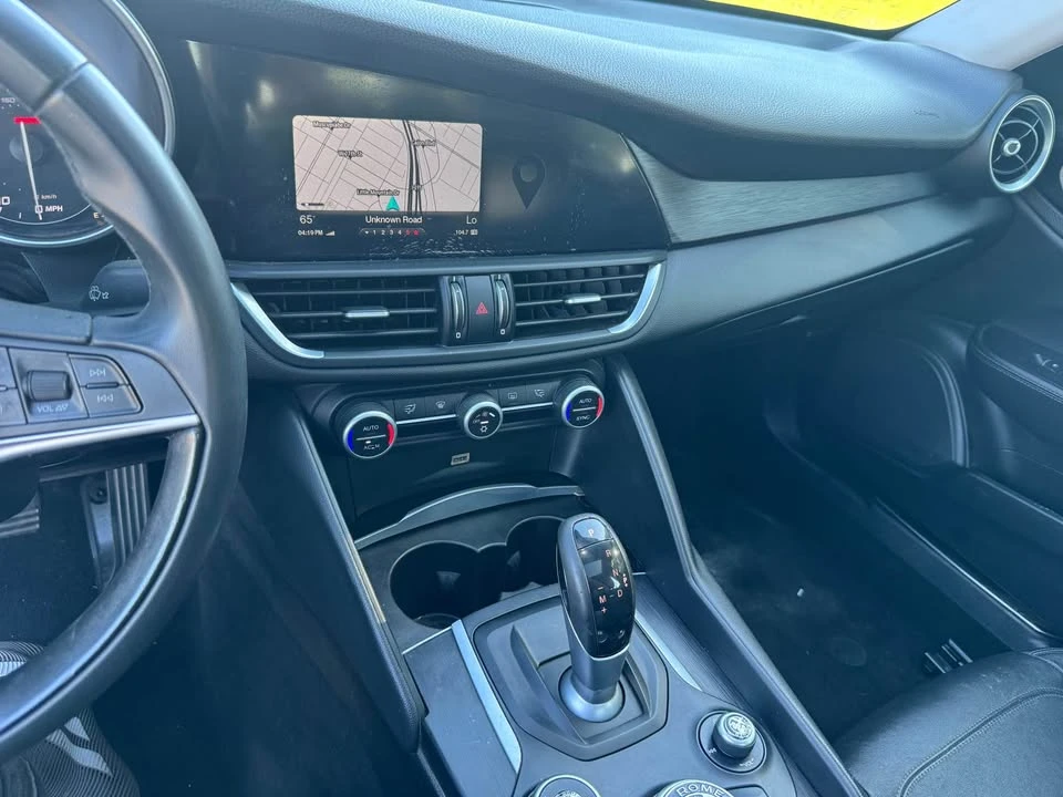2017 Alfa Romeo Giulia - Image 15 of 19