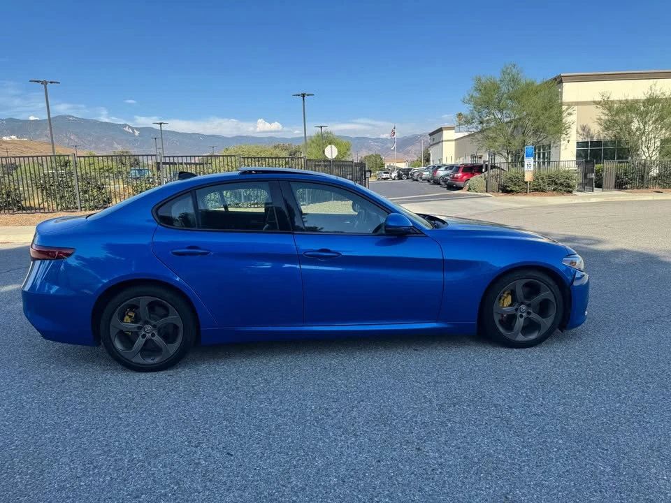2017 Alfa Romeo Giulia - Image 5 of 19