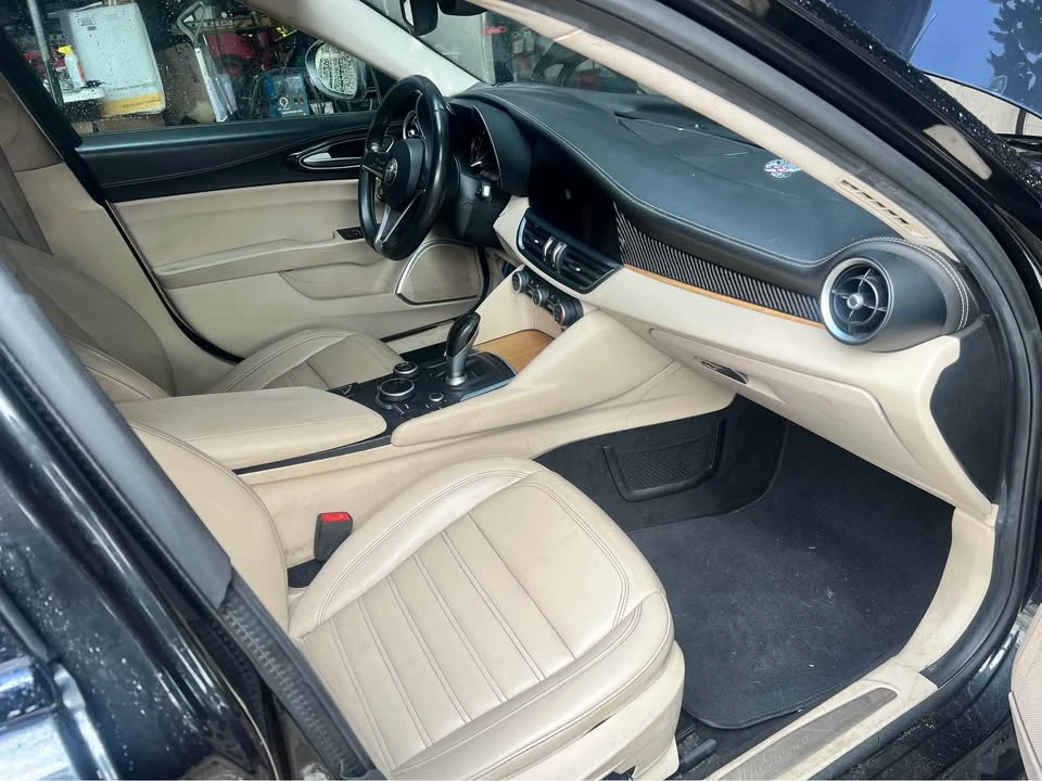 2017 Alfa Romeo Giulia - Image 6 of 10