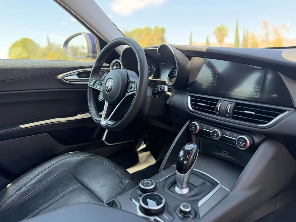 2017 Alfa Romeo Giulia - Image 10 of 20