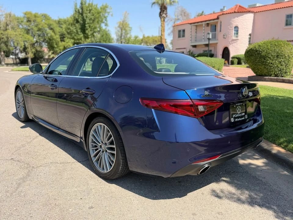 2017 Alfa Romeo Giulia - Image 5 of 20