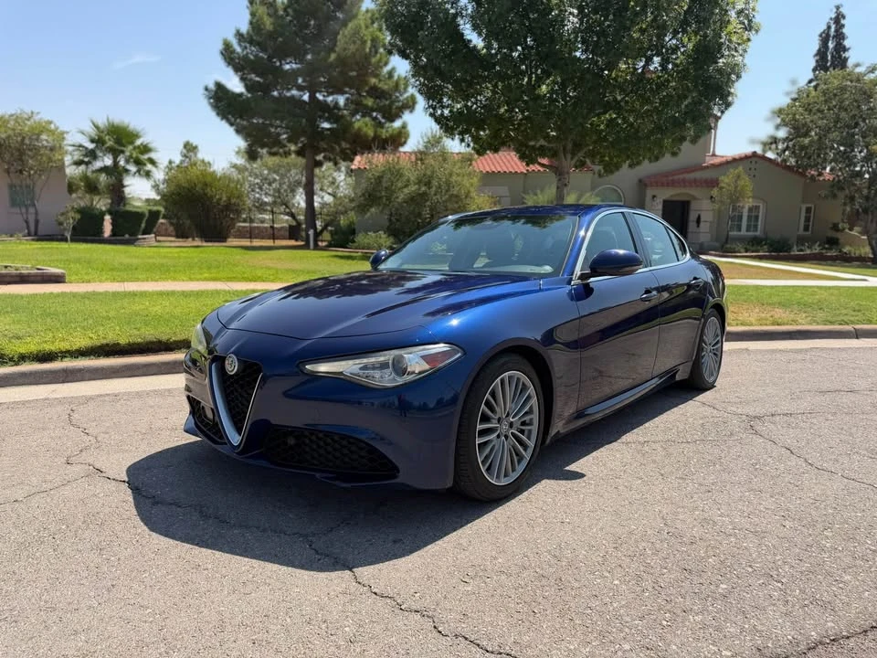 2017 Alfa Romeo Giulia - Image 17 of 20