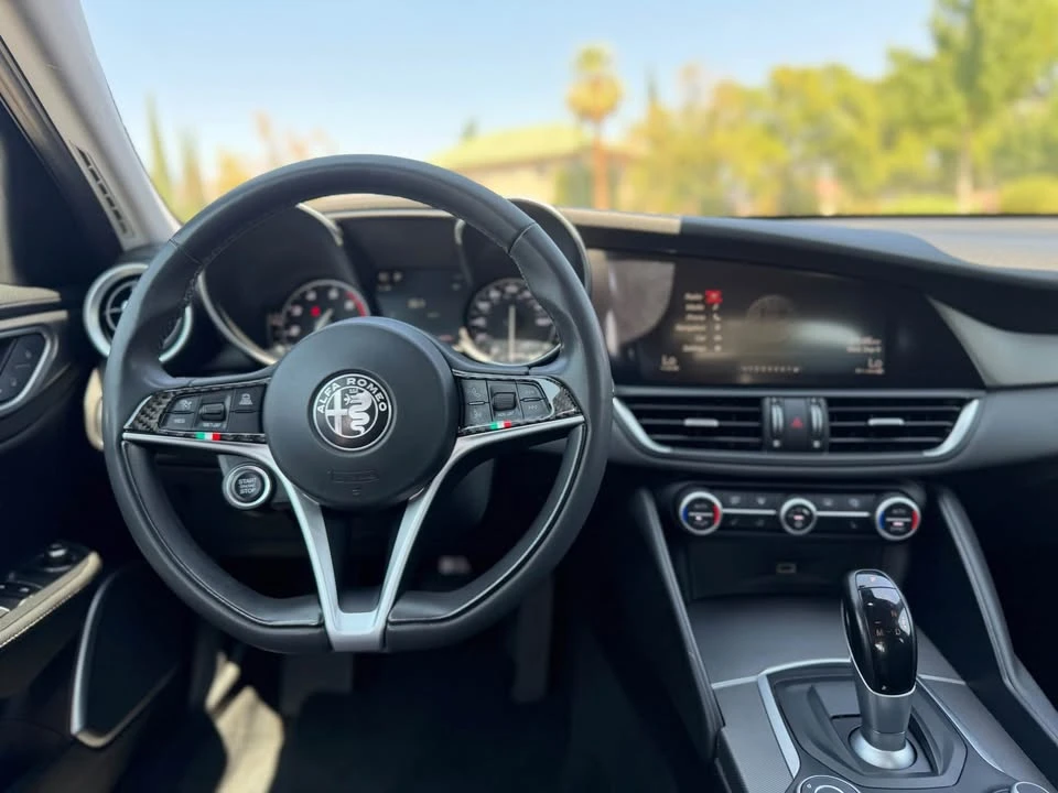 2017 Alfa Romeo Giulia - Image 12 of 20