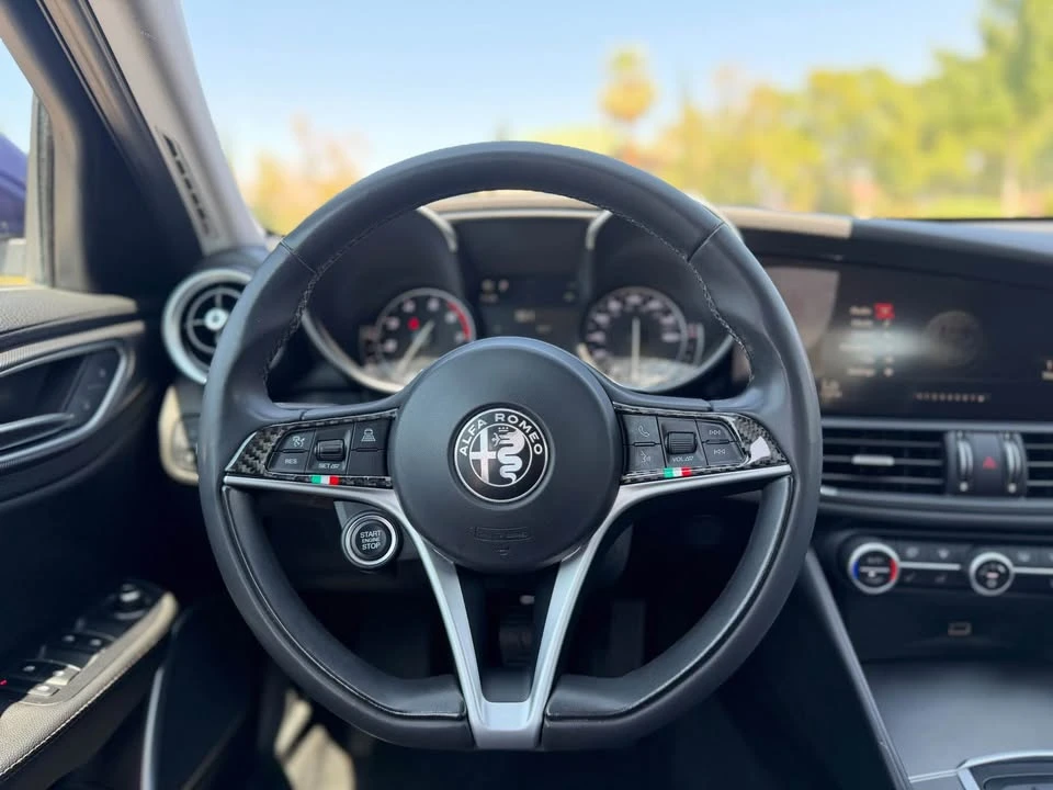 2017 Alfa Romeo Giulia - Image 15 of 20