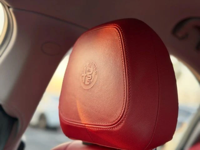2017 Alfa Romeo Giulia - Image 18 of 21