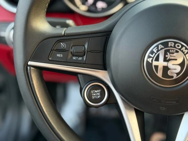 2017 Alfa Romeo Giulia - Image 21 of 21