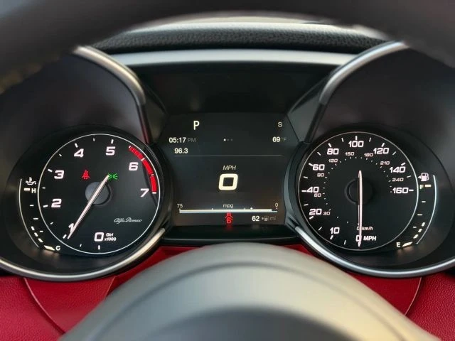 2017 Alfa Romeo Giulia - Image 19 of 21