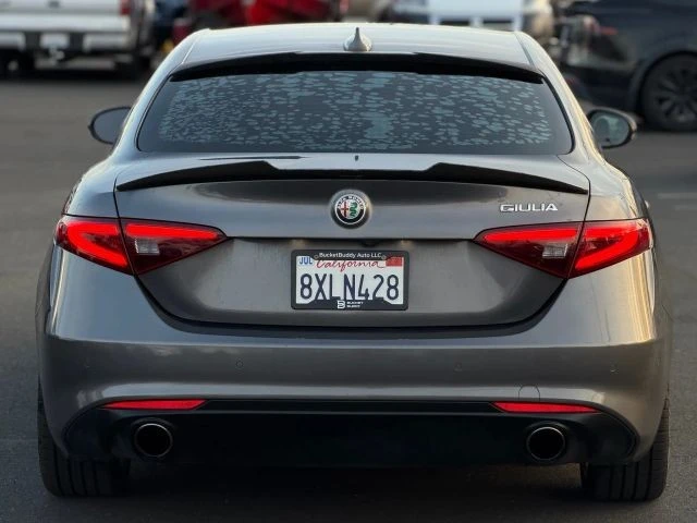 2017 Alfa Romeo Giulia - Image 8 of 21