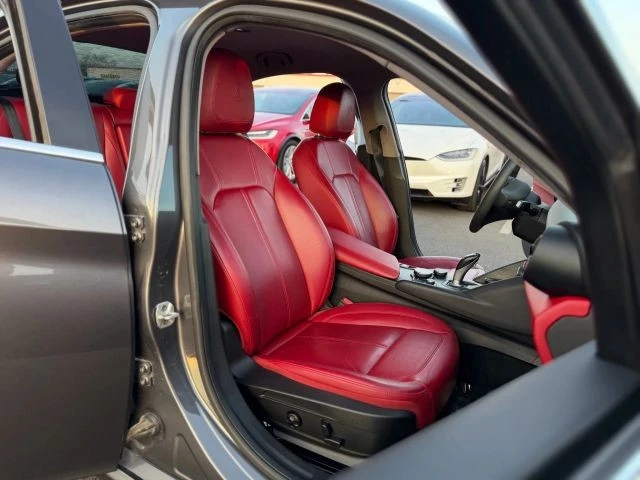 2017 Alfa Romeo Giulia - Image 11 of 21