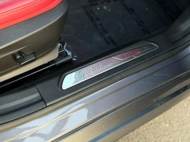 2017 Alfa Romeo Giulia - Image 14 of 21
